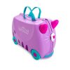 Trunki bõrönd Cassie, a cica